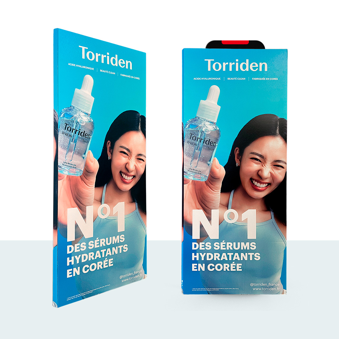 Totem en carton pour signalétique